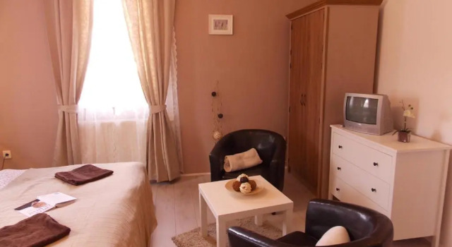 Eden Villa Wellness, Varaa Villa Mökit kohteessa Central Transdanubia, Mökki