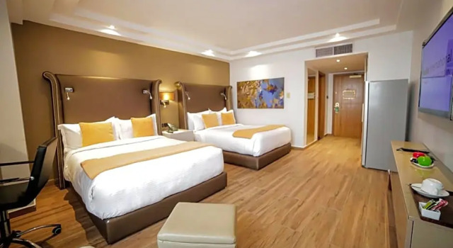 Номер Deluxe Victoria Crown Plaza Hotel