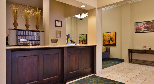 Candlewood Suites Terre Haute, Varaa Hotelli Terre Haute Indiana