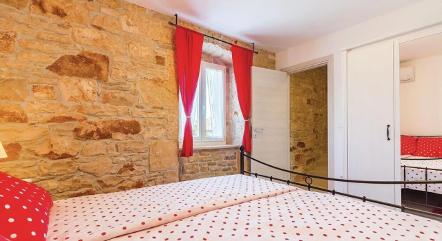 Nice Home in Peruski With Wifi and 3 Bedrooms