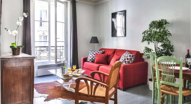 836 - Eiffel Tower View  - Parisian apartment, Забронировать Апартаменты/квартира Париж Иль-де-Франс, рядом с Comedie Tour Eiffel