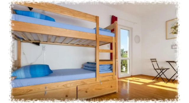 Кровать в общем номере (женский номер) Hostel Oktarin