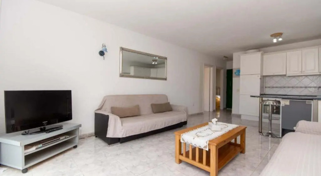 Mare Verde 98 - Two Bed, Book Hotel Hotels in Tenerife with Parking, Parking