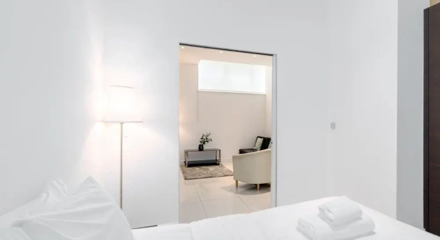 Modern 1BR Home in Kings Cross! 3 Guests, Забронировать Отель Отели Лондона 3 звезды, рядом с St Pancras Hospital, 3*