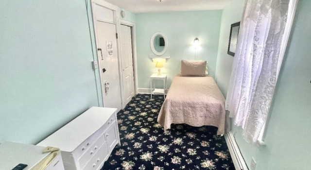 Номер Standard Quaker Inn