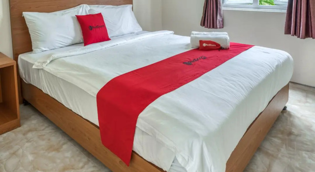 RedDoorz Resort near Bukit Campuhan Ubud, Забронировать Курортный отель Отели Убуд с парковкой, рядом с Ресторан Mozaic, Парковка