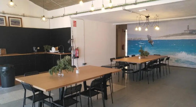 Кровать в общем номере Area Surf House