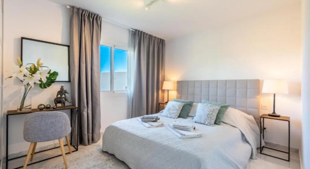 Azahara 1 8B Beautiful apartment frontline golf in popular Aloha