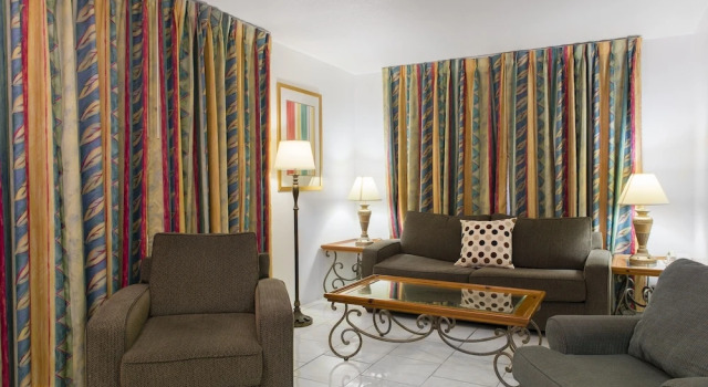 Carriage House Resort Motel