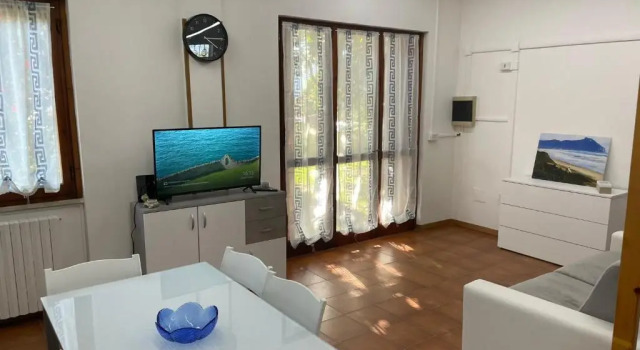 Appartamento in Villa con giardino vicino al mare, Prenota Appartamento Hotel a Lazio con parcheggio, Parcheggio