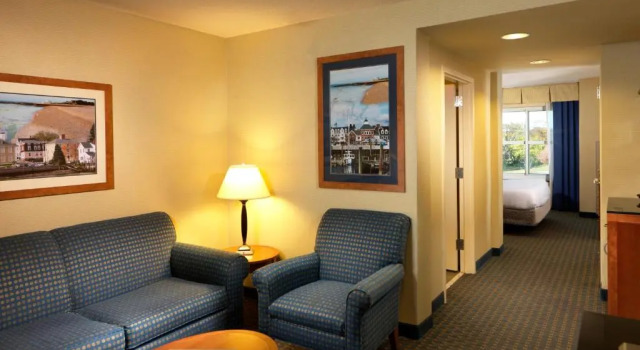 Полулюкс Hilton Garden Inn Milford