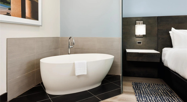 Standard Zimmer mit Hafenblick DoubleTree by Hilton Racine Harbourwalk