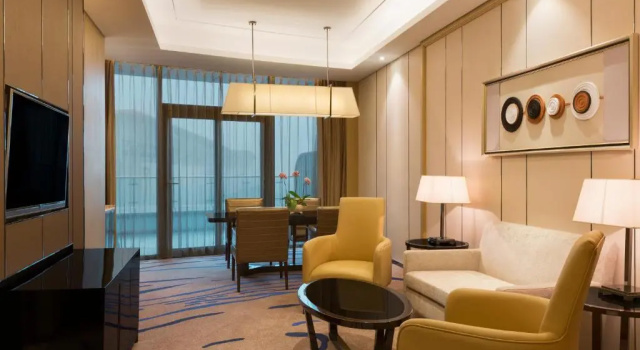 Двухместный люкс Luxury Wyndham Chongqing Yuelai