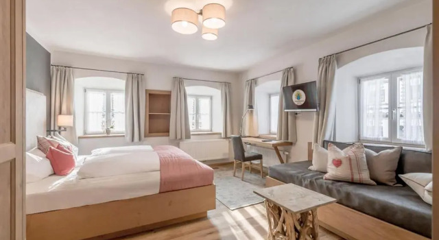 Schneiderwirt, Book Hotel Hotels in Chiemgau with Parking, Parking