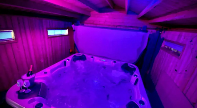 Апартаменты Anchor Hot tub Suite in Lytham St Annes