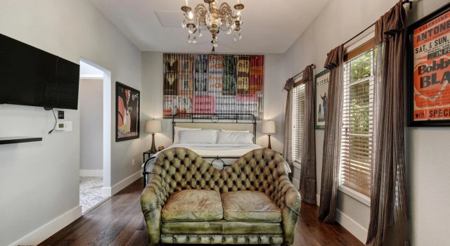 1606 Kenwood Ave Bungalow Bungalow
