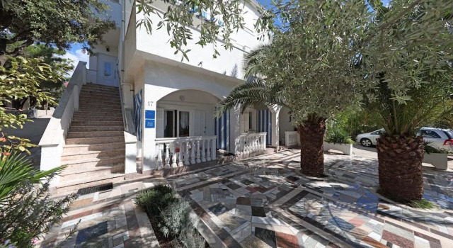 Apartment Gligora, Book Apartment Hotels in Mandre with Parking, Parking