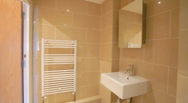 Апартаменты Cosy 2-bed 2 Bathroom Apartment in London