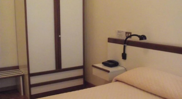 Elena, Rezervovat Hotel  
