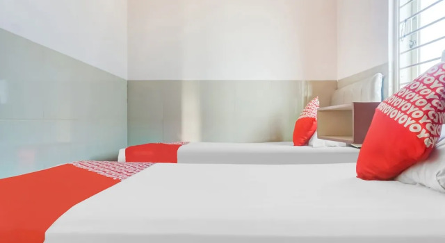 OYO 91316 Hh Guest House Makassar, Book Guesthouse Hotels in Sulawesi with Parking, Parking