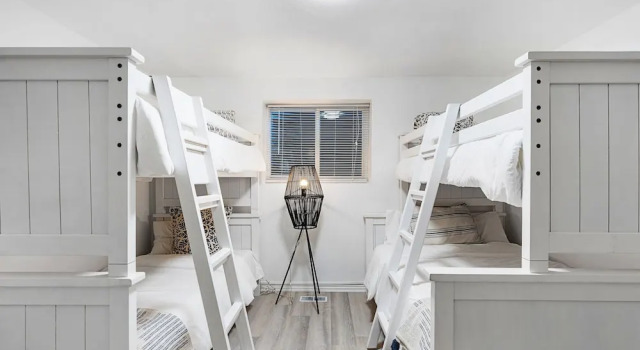 Коттедж Millcreek Villa- Scenic Fun & Games Getaway! home