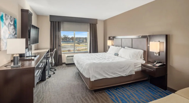 Двухместный номер Standard с балконом Holiday Inn Owensboro Riverfront by IHG