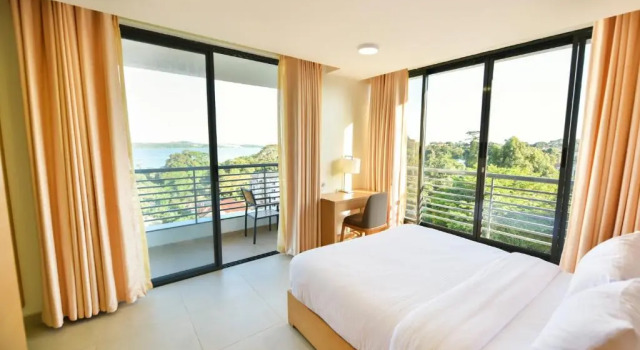 Люкс с видом на озеро K Hotels Entebbe