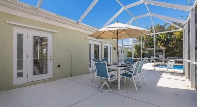 Коттедж Island Haven 2 Bedroom Home by RedAwning