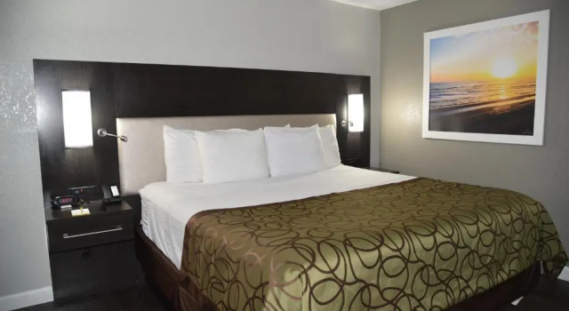 Номер Standard Days Inn by Wyndham Goose Creek