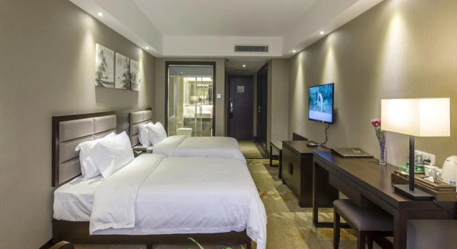 Camphor Forest Hotel