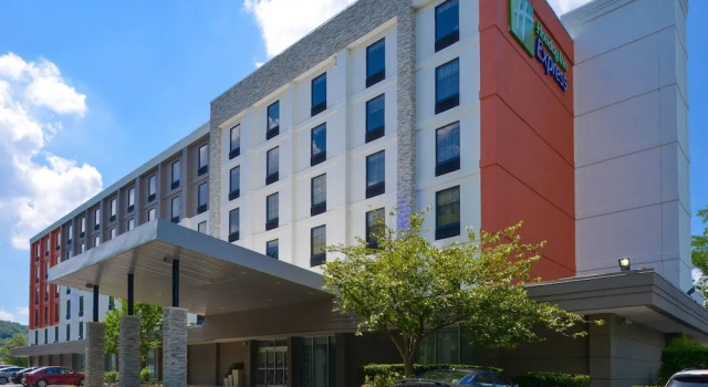 Holiday Inn Baltimore-Towson, Boek Hotel Hotels in Towson met zwembad, Zwembad