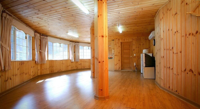 Spring Summer Fall Winter Pension