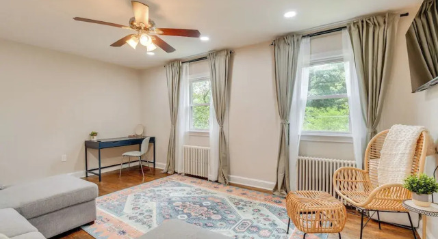 Takoma Park Apartment: Trail Access, 8 Mi to DC!, Buchen Sie Ferienwohnung Hotels in Maryland mit Parkplatz, Parkplätze