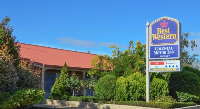 Кровать в общем номере Colonial Motor Inn Bairnsdale Golden Chain Property