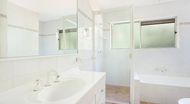 Апартаменты Amazing Waterfront Views Sunshine Coast H330