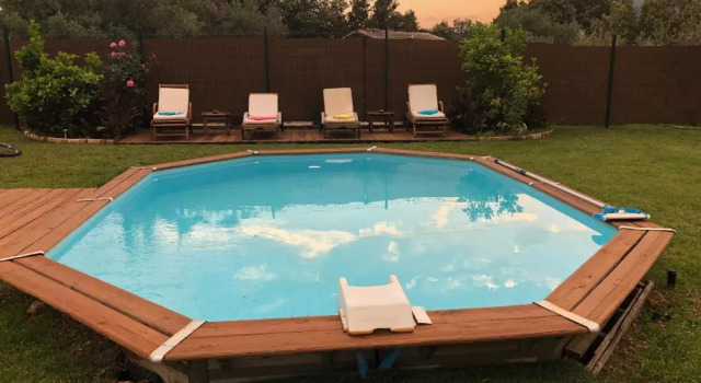 Коттедж с 2 комнатами Petite maisonette adossee mais independante avec piscine