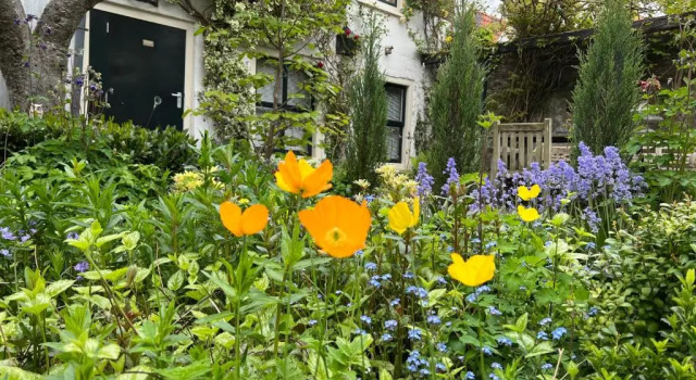 Коттедж Apple Tree Cottage - discover this charming canal home in our idyllic garden