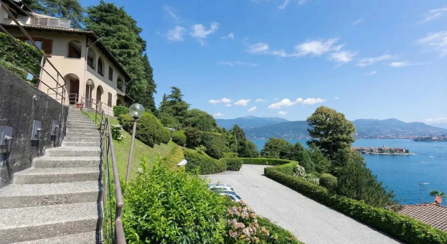 Апартаменты Pandora Lake View Stresa