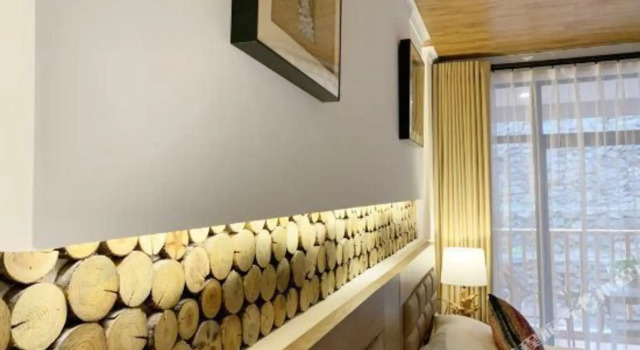 Banshan Yueshe Theme Art Holiday Hotel, Rezerwuj Hotel Ngawa Chiny