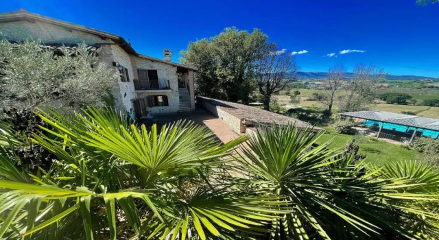 Вилла Spoleto Poolside Slps 20, one Hour to Rome, Fabulous Gardens, Bbq Area, Pool
