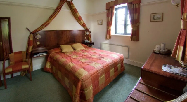 Llansantffraed Court Hotel, Rezerwuj Hotel Gwent Brecon Beacons