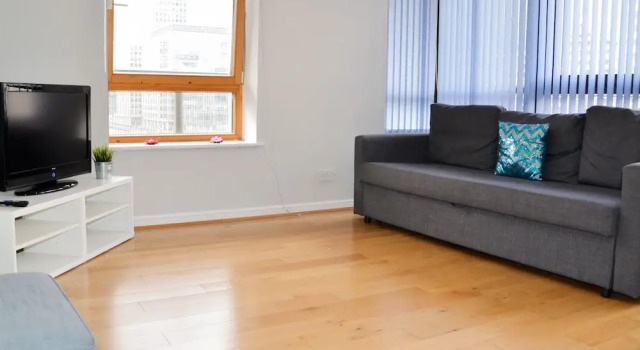 OYO Home Docklands 2 Bedroom Apartment, Забронировать Апартаменты/квартира Лондон Большой Лондон, рядом с Парк и ферма «Мадшут»