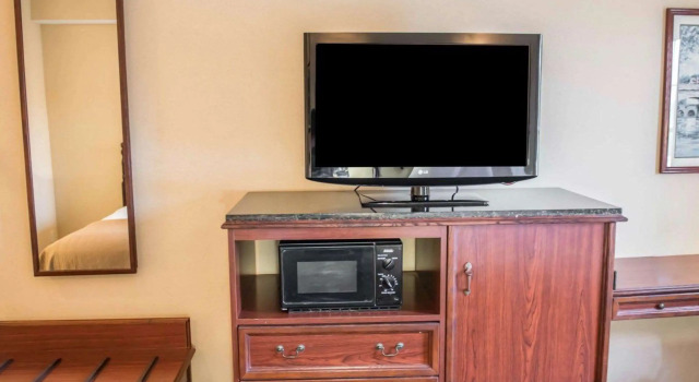 Четырёхместный номер Standard Quality Inn Lake City