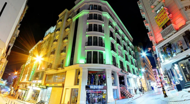 Novelty Hotel
