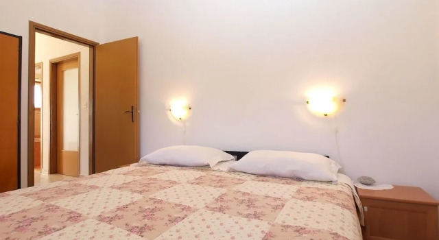 Apartment 950