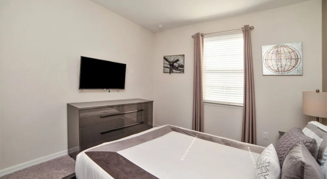 9009 Egret Mills Terrace, Buchen Sie Hotel Hotels in Four Corners mit Pool, Schwimmbad