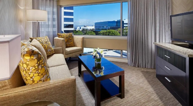 Люкс DoubleTree by Hilton LAX - El Segundo