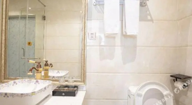 Shangyi Style Hotel, Rezerwuj Hotel Hotele w Qiandongnan z parkingiem, Parking