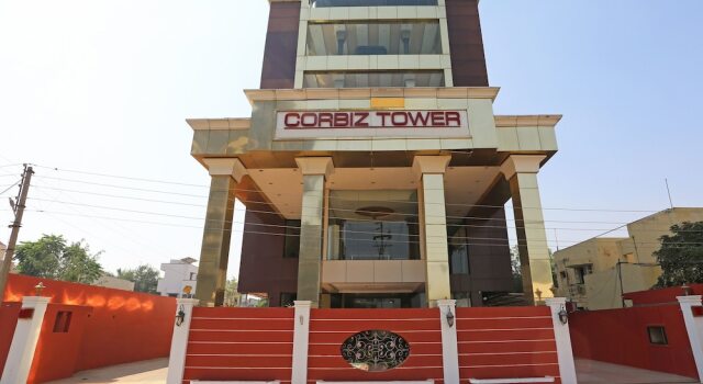 OYO 10392 Hotel Corbiz Tower, Réserver Hôtel Hôtels à Maharashtra avec piscine, Piscine