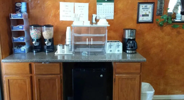 Carefree Inn Flatonia, Prenota Hotel Flatonia Texas